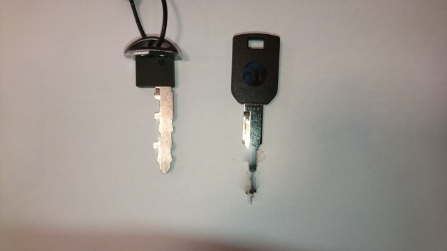 左が元の鍵です 右が今回作成した鍵です。(画像は一部加工有り)